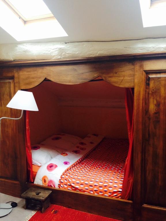 Leynes Le Vieux Chateau Bed & Breakfast エクステリア 写真